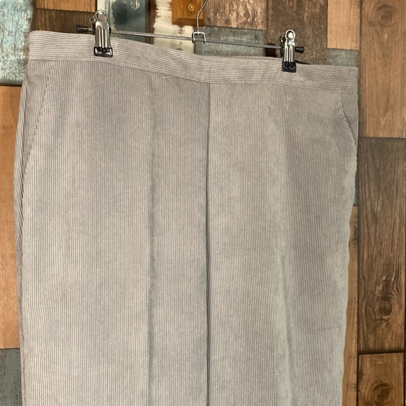 Alfred Dunner corduroy pants with pockets - Picture 4 of 16